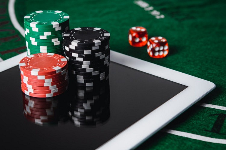 What Are The Various Books That Provide Guide As How To Play Online Poker Game?